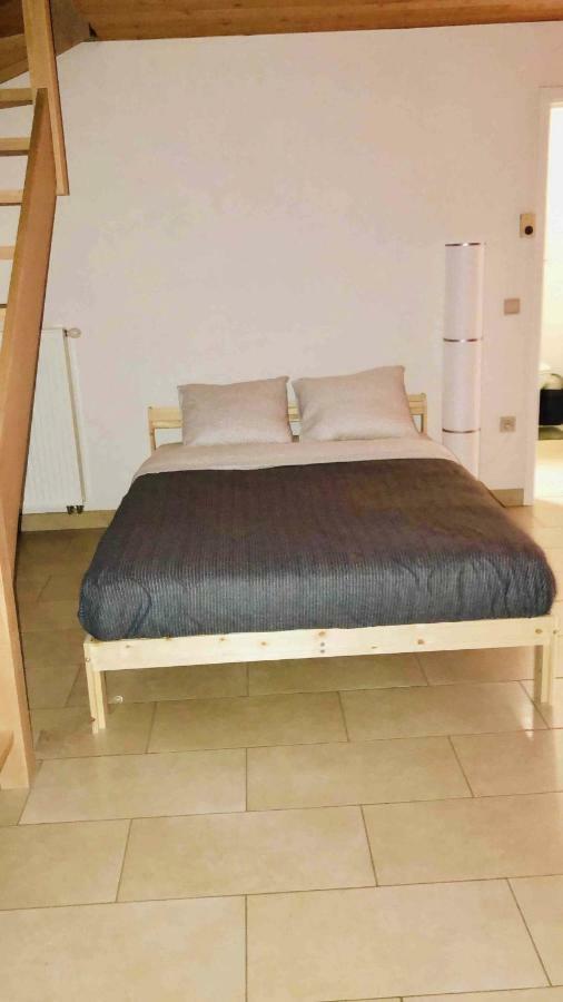 Groot Appartement Nabij Brugge Met Eigen Badkamer! 담 외부 사진